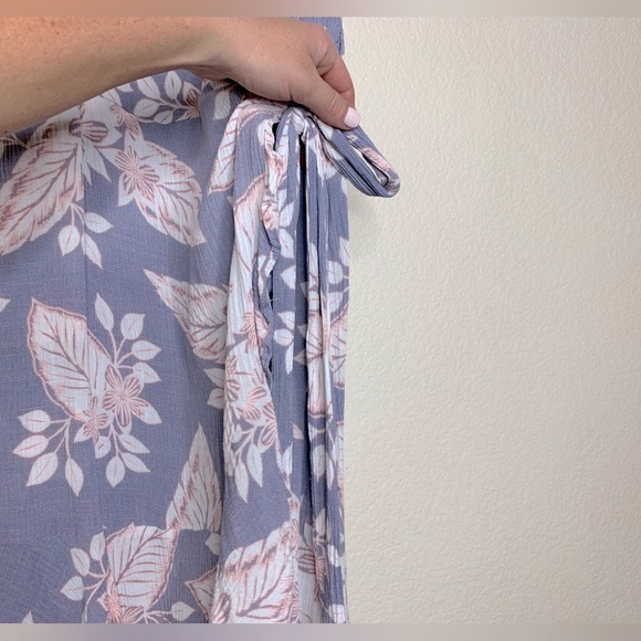 Hawaiian Tropical Print Faux Wrap Mini Dress in Lilac - Picture 3 of 5